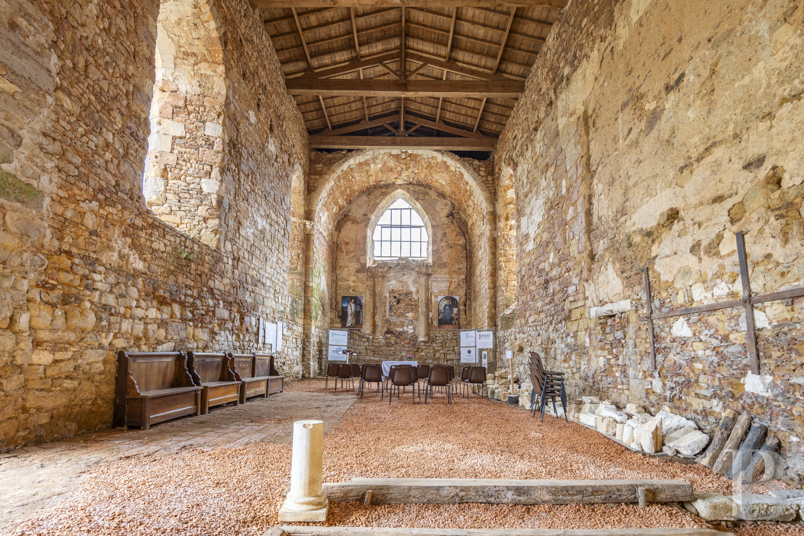 A peaceful stay in a renovated former Cistercian abbey in Vendée, not far from La Roche-sur-Yon - photo  n°11